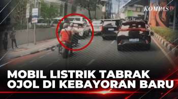 Terekam Kamera! Mobil Listrik Tabrak 4 Mobil Dan Pengendara Ojol Di Kebayoran Baru | BERUT