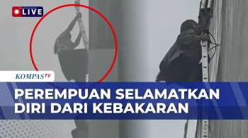 Dramatis! Evakuasi Korban Terjebak Kebakaran Gedung Terra Drone Kemayoran Jakpus Pakai Tangga