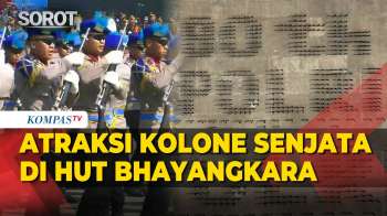 Prabowo Tepuk Tangan Lihat Aksi Kolone Senjata Di HUT Ke-80 Bhayangkara