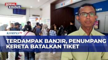 Banjir Rendam Jalur Rel Kereta, Penumpang Padati Loket Pembatalan Tiket Di Stasiun Cirebon