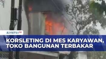 Korsleting Dari Mes Karyawan, Kebakaran Lahap Toko Bangunan 2 Lantai Di Surabaya