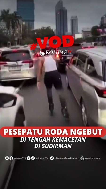 PESEPATU RODA NGEBUR DI TENGAH KEMACETAN DI SUDIRMAN