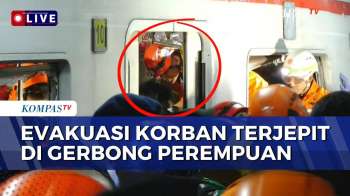 Terbaru! Tabrakan KRL Di Bekasi, Petugas Evakuasi Korban Terjepit Di Gerbong Perempuan