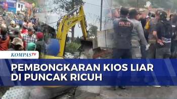 Ricuh! Pembongkaran 160 Kios Liar Tak Berizin di Puncak Cianjur Diprotes Pedagang