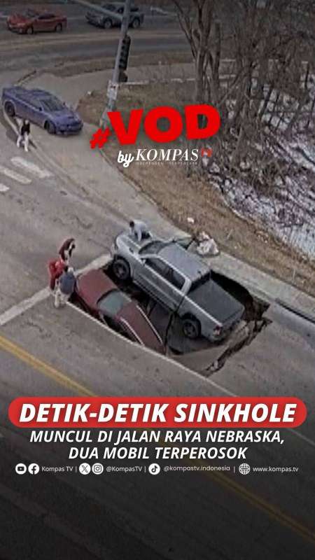 DETIK-DETIK SINKHOLE MUNCUL DI JALAN RAYA NEBRASKA, DUA MOBIL TERPEROSOK