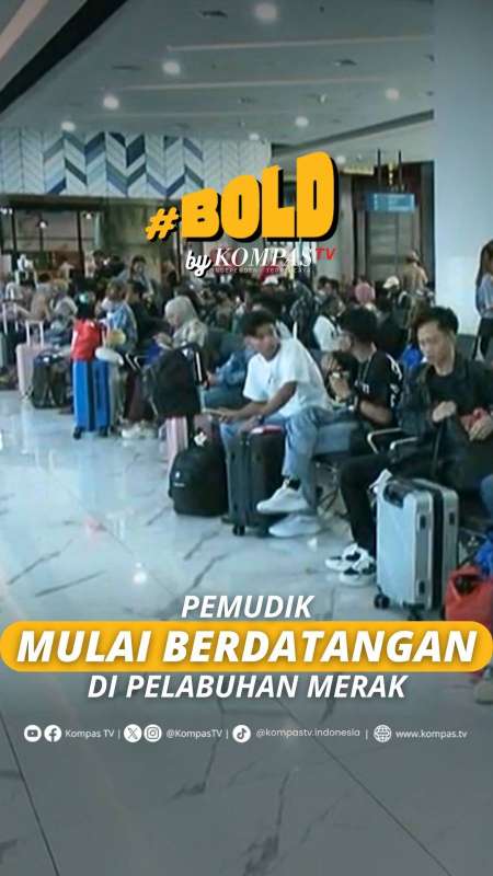 PEMUDIK MULAI BERDATANGAN DI PELABUHAN MERAK