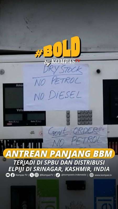 ANTREAN PANJANG BBM TERJADI DI SPBU DAN DISTRIBUSI ELPIJI DI SRINAGAR, KASHMIR, INDIA