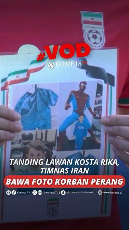 TANDING LAWAN KOSTA RIKA, TIMNAS IRAN BAWA FOTO KORBAN PERANG