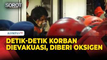 Detik-detik Korban Segera Dievakuasi Dari Dalam Gerbong, Diberi Oksigen