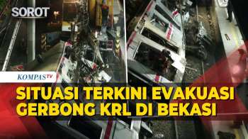 Situasi Terkini Pemindahan Gerbong KRL Di Stasiun Bekasi Timur, Petugas Kerahkan Alat Berat