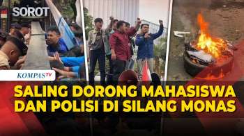 Detik-Detik Saling Dorong Mahasiswa & Polisi di Silang Monas, Demo Bahas Pendidikan RI