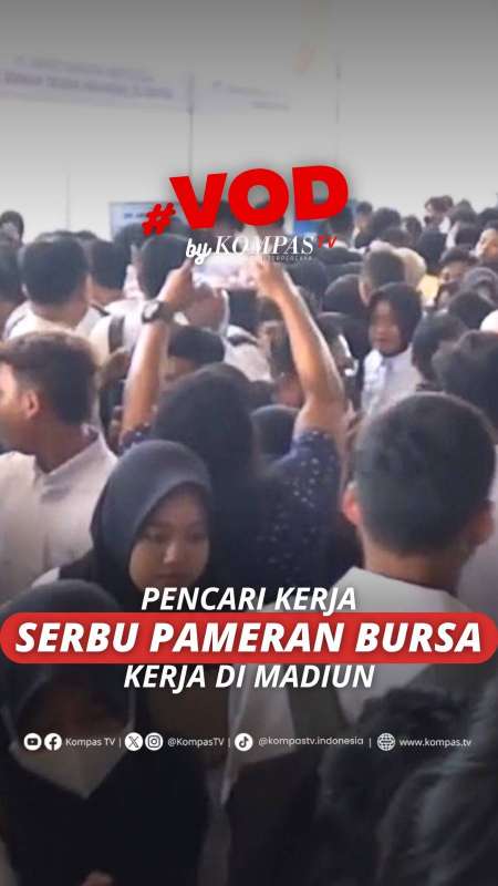 PENCARI KERJA SERBU PAMERAN BURSA KERJA DI MADIUN