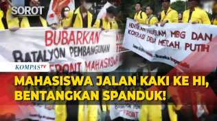 rombongan-mahasiswa-long-march-ke-bundaran-hi-serukan-rakyat-bersatu-tak-bisa-dikalahkan