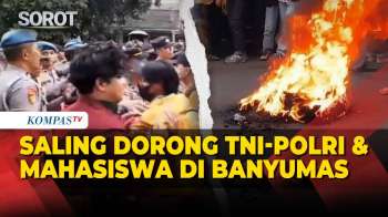 Saling Dorong TNI-Polri & Mahasiswa! Aksi Demo Kritisi Ekonomi di Banyumas