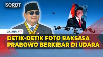 Momen Foto Raksasa Prabowo Berkibar Di Udara Saat HUT Ke-80 Bhayangkara, Dikibarkan Penerjun Polri