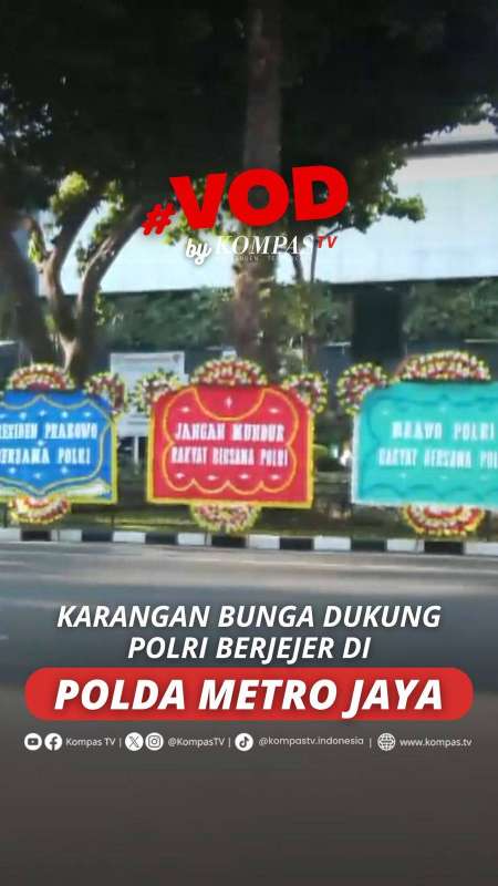 KARANGAN BUNGA DUKUNG POLRI BERJEJER DI POLDA METRO JAYA