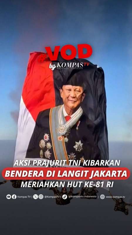 Aksi Prajurit TNI Kibarkan Bendera di Langit Jakarta Meriahkan HUT ke-81 RI (