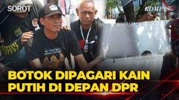Mas Botok Dipagari Kain Putih Di Pos Pati Depan Gedung DPR, Sebut Demo Tak Ditunggangi Penguasa