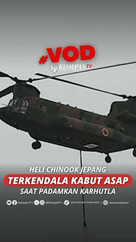 Heli Chinook Jepang Terkendala Kabut Asap Saat Padamkan Karhutla
