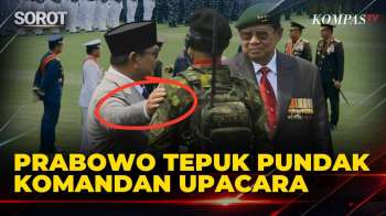 Di Depan SBY, Prabowo Panggil Dan Tepuk Pundak Komandan Upacara HUT Ke-81 TNI