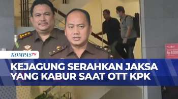 Kejagung Serahkan Oknum Jaksa HSU Usai Kabur Dan Tabrak Mobil Penyidik Saat OTT KPK