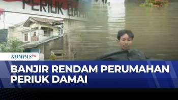 Banjir 2 Meter Rendam Perumahan Periuk Damai Tangerang, Warga Mengungsi Ke Masjid