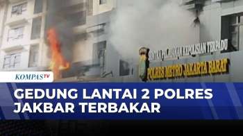 Kebakaran Gedung Satreskrim Polres Metro Jakarta Barat, 13 Unit Damkar Dikerahkan