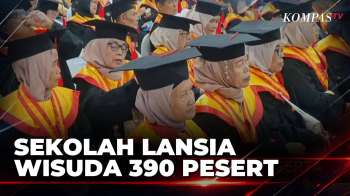 Potret 390 Lansia Ikuti Wisuda di Tangerang | BERITA UTAMA