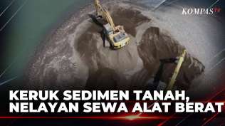 nelayan-patungan-sewa-ekskavator-untuk-keruk-sedimentasi-tanah-di-pantai-puger-sapa-siang