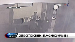 detik-detik-polisi-diserang-pendukung-isis-terekam-cctv