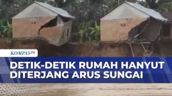 Ngeri! Dua Rumah Hanyut Diterjang Derasnya Arus Sungai Di Padang, 15 Rumah Lain Terancam
