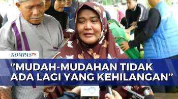 Tangis Keluarga Di Pemakaman Nuryati, Korban Kecelakaan Kereta Di Bekasi Timur