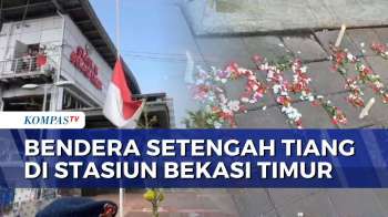 Usai Kecelakaan, Bendera Setengah Tiang Terpasang Dan Warga Tabur Bunga Di Stasiun Bekasi Timur