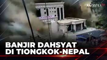 Detik-Detik Banjir Dahsyat Terjang Perbatasan Nepal-Tiongkok | SAPA MALAM