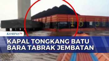 Detik-Detik Kapal Tongkang Batu Bara Tabrak Jembatan Mahakam Ulu Di Samarinda | KOMPAS SIANG