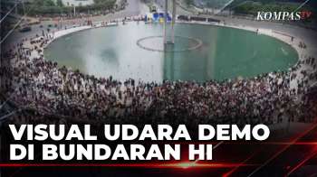 Pantauan Udara Demo Mahasiswa Tuntut Perbaikan Ekonomi dan Karhutla di Bundaran HI