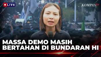 Tuntut Penanganan Karhutla dan Perbaikan Ekonomi, Massa Masih Bertahan di Bundaran HI