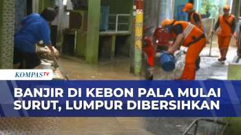 Banjir Kebon Pala Surut: Warga Bersihkan Lumpur Saat Puasa, Harap Bantuan Obat-Obatan