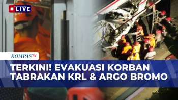 Situasi Terkini Evakuasi Korban Tabrakan KRL Dan KA Argo Bromo Anggrek Di Stasiun Bekasi Timur