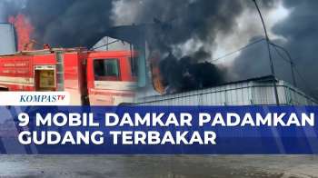 Gudang PT Yumeida di Deli Serdang Roboh Saat Kebakaran, 9 Mobil Damkar Dikerahkan | BERUT