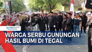 peringati-hari-jadi-kabupaten-tegal-ke-422-arak-arakan-gunungan-hasil-bumi-diserbu-warga