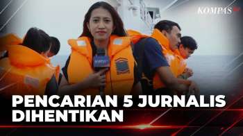 Operasi Pencarian 5 Jurnalis Resmi Dihentikan, Keluarga Tabur Bunga di Perairan Selat Sunda