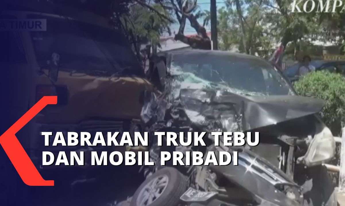 Gagal Menyalip, Sebuah Truk Bermuatan Tebu Terlibat Tabrakan dengan Mobil Pribadi di Madiun