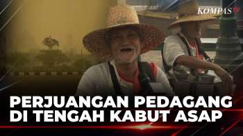 Penjual Jajanan Rambut Nenek Tetap Mengais Rezeki Di Tengah Kabut Asap Palangka Raya | SAPA MALAM