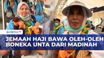 Jemaah Haji Indonesia Bawa Boneka Unta Saat Kepulangan dari Madinah ke Tanah Air | SAPA SIANG