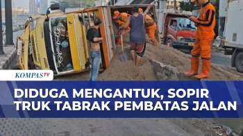 Sopir Ngantuk di Jalan, Truk Pasir Hantam Pembatas dan Terguling di Jalan Gatot Subroto