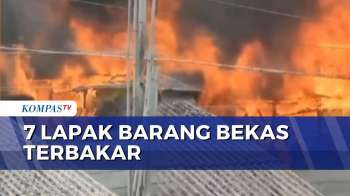 Kebakaran 7 Lapak Barang Bekas Di Pademangan, 16 Unit Mobil Damkar Diterjunkan Ke Lokasi