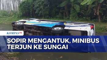 Diduga Sopir Mengantuk, Minibus Rombongan Ziarah Terjun Ke Sungai Di Lumajang