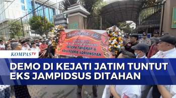 Massa Gelar Aksi Di Kejati Jawa Timur, Tuntut Penahanan Febrie Adriansyah | KOMPAS PETANG