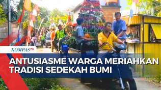 tradisi-sedekah-bumi-di-grobogan-warga-antusias-berebut-gunungan-berisi-hasil-panen